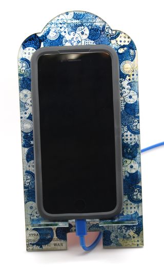 LRC_ClearScraps_PhoneHolder