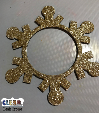 SnwFlkShkr_DecTagh1_LeahCrowe