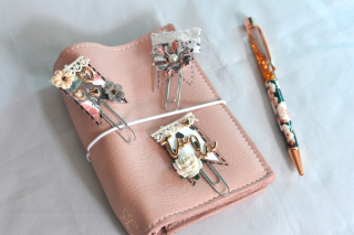 Paperclips_planner_nancy keslin_clear scraps