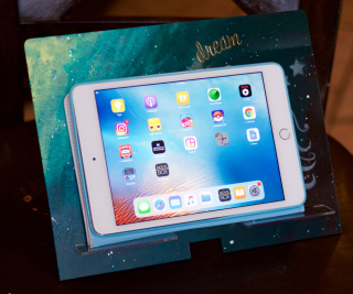 Clear Scraps Tabet Stand by Pinky Hobbs - 8