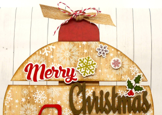 Clear_Scraps_DIY%20Pallet%20Ornament_Truckload%20of%20Merry%20close%20up%202