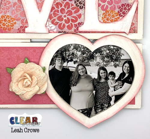 Small_LoveChip3_HeartFrame_Pallet_LeahCrowe Small_LoveChip3_HeartFrame_Pallet_LeahCrowe