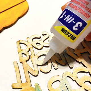 Clear_scraps_wood_pallet_pumpkin_word_quote_tami_sanders_beacon_glue