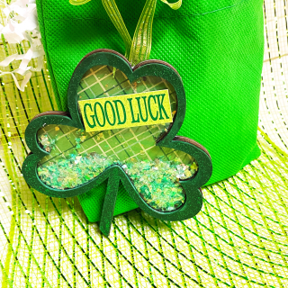 Clear_scraps_st_patricks_day_shamrock_luck_shaker_box_cu_ts