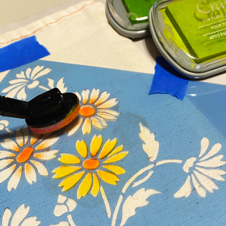 Clear_scraps_stencil_flowers_ink_canvas_bag_tsanders_fill