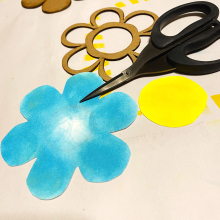 Clear_scraps_flower_shaker_card_stencil_thanks_cut